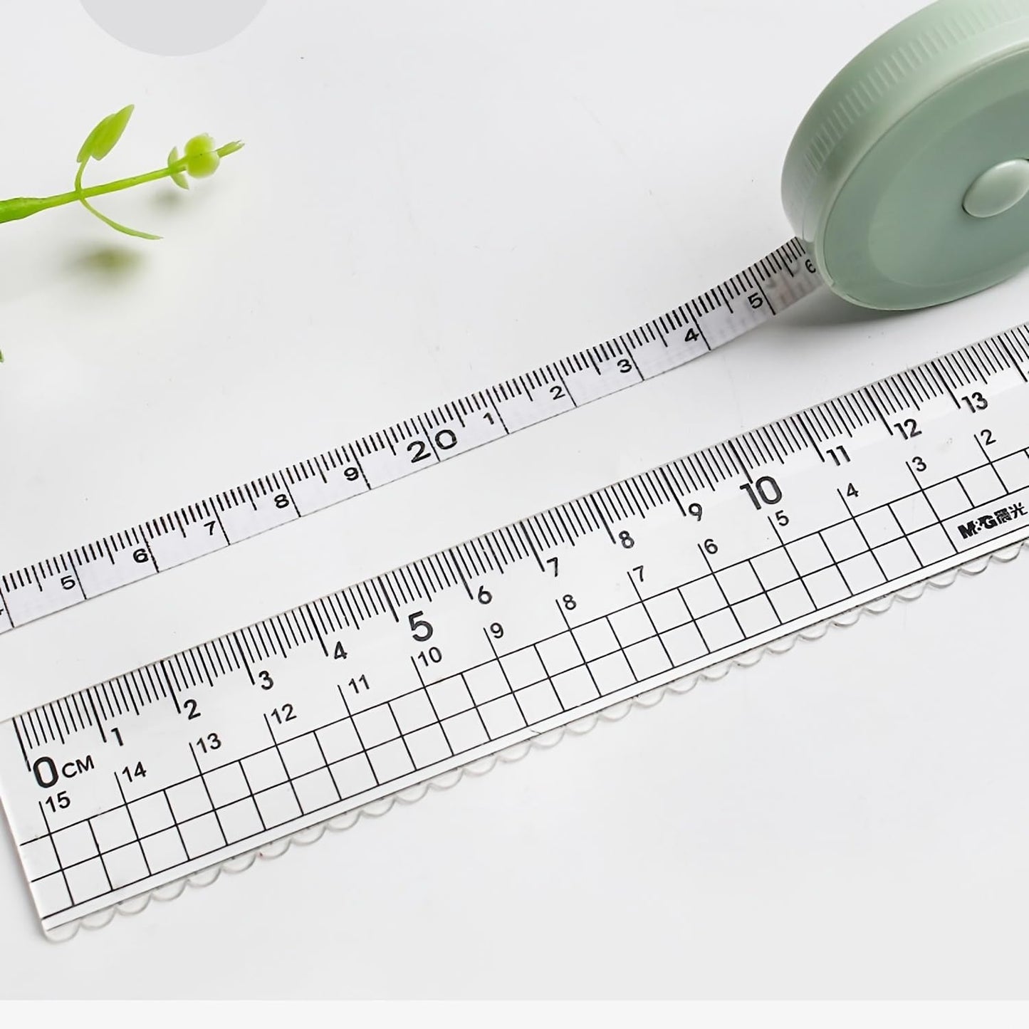 Soft Tape Measure 1 Pack, Retractable Cloth Ruler for Body Sewing, Dual Sided Metric and Imperial Scale, Flexible Measuring Tool