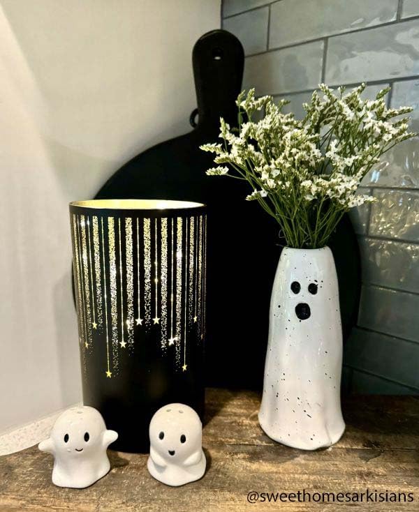 Medium Ghost Vase - Hand-Painted Ceramic Flower Holder