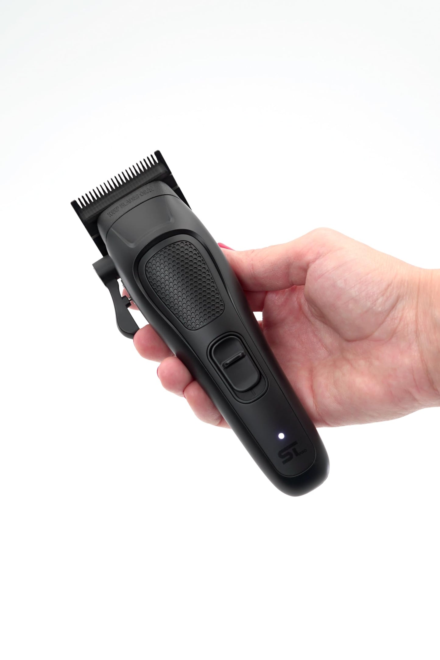 Supreme Trimmer Darkstar 82 Metal Body Clipper w. Magnetic Vector Motor | 180 Min Run Time, 9100 RPM Hair Clipper | Low Noise Professional Barber Clipper DLC Tade Blade | STC82 (Black)