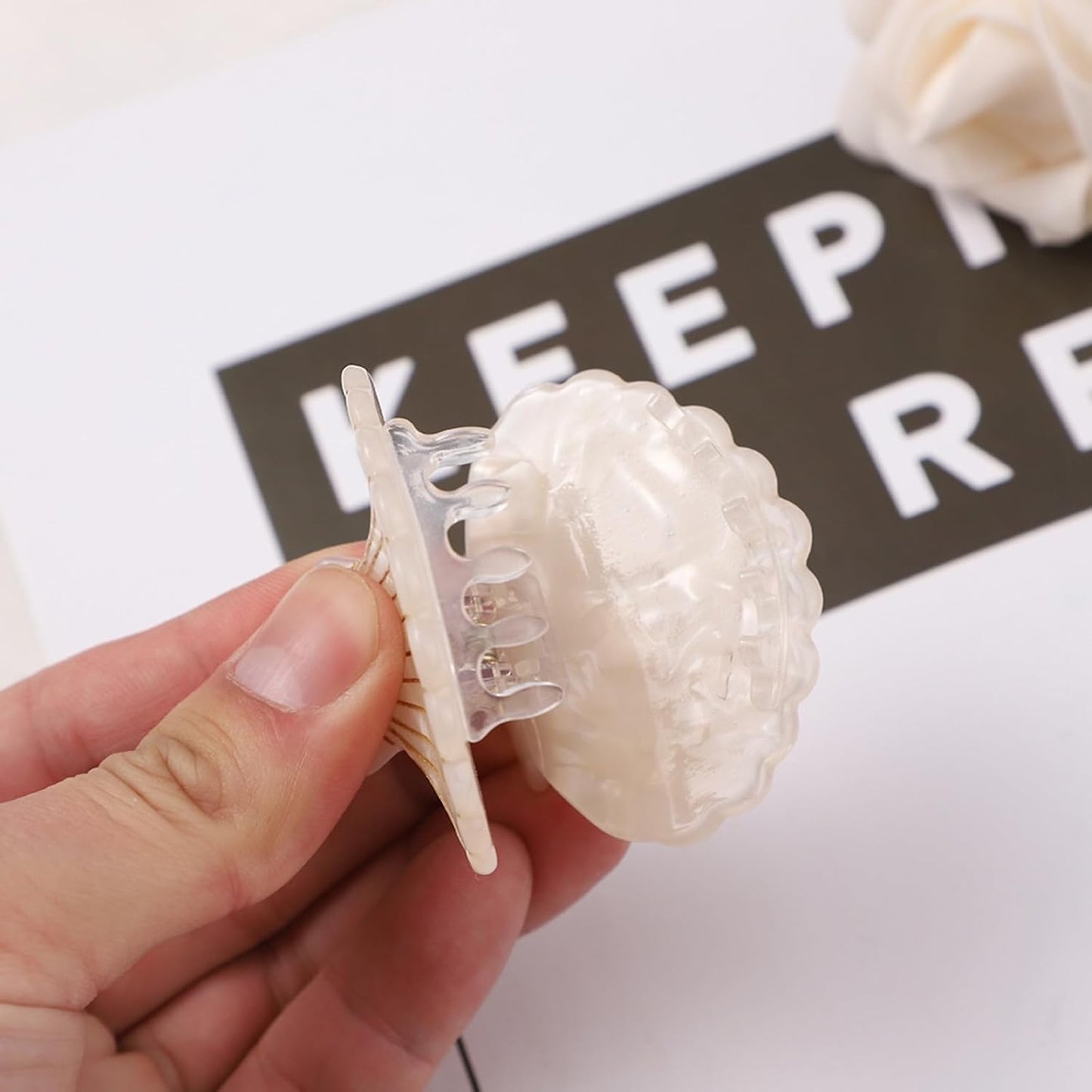 Seashell Hair Claw Clips - Stylish Summer Hair Accessories for Women | Acrylic Beach Hairpins