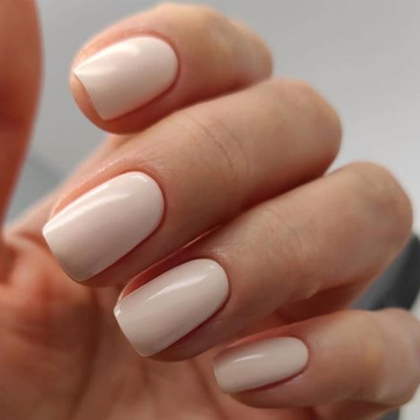 Press On Nails - White Short Square Fake Nails Kit | Reusable 32 Pcs with Glue & Mini File, Perfect Gift for Women & Girls