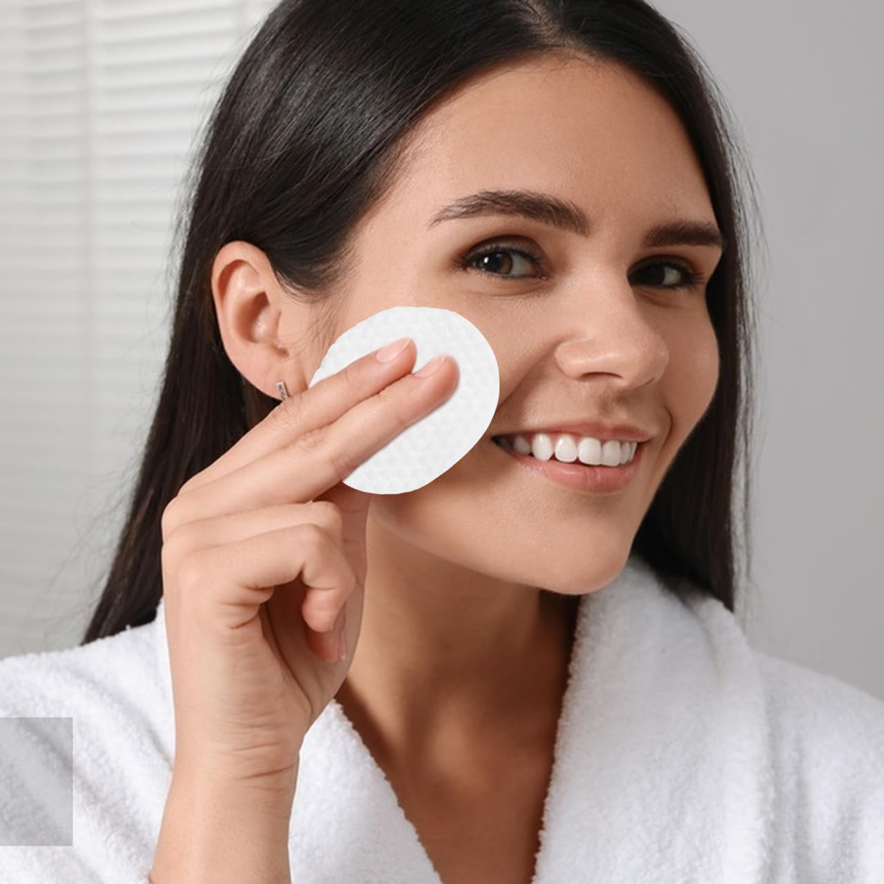 PartyKindom 600pcs Organic Cotton Facial Sponge Makeup Cleaning Pad Thick Face Skincare Wipe Non Woven Fabric Cosmetic Remover Round White 2.28 Inches Exfoliate Tool Beauty Spa Wash Cloth Accessories