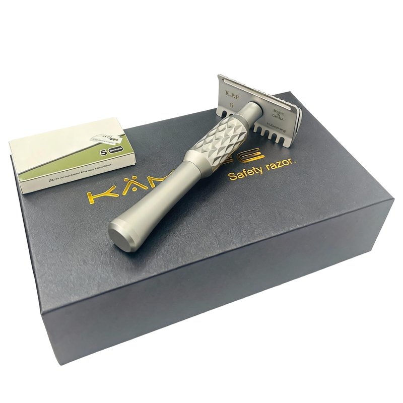 KAMPFE Safety Shaver razor adopts a unique AB edge Side. Combined Design of Open Comb and Closed Comb. A Double Edge Safety Razor with Two Uses for Men