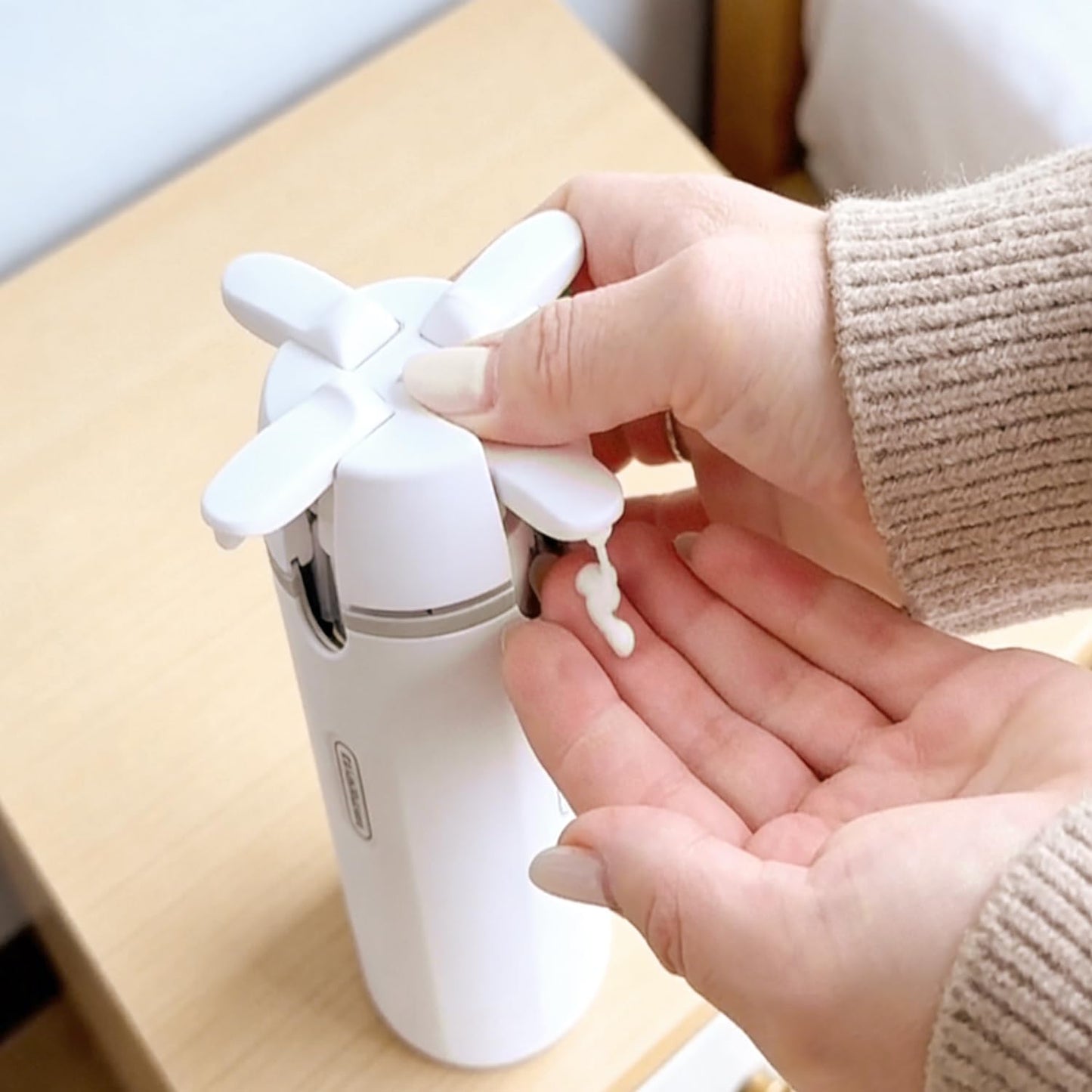 Travel Pump Dispenser Bottles - 4 in 1 Leak-Proof 30ML Containers with Measurement Scale & Labels | Green