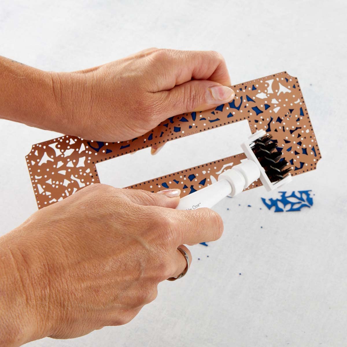 Spellbinders Tool N' One - White