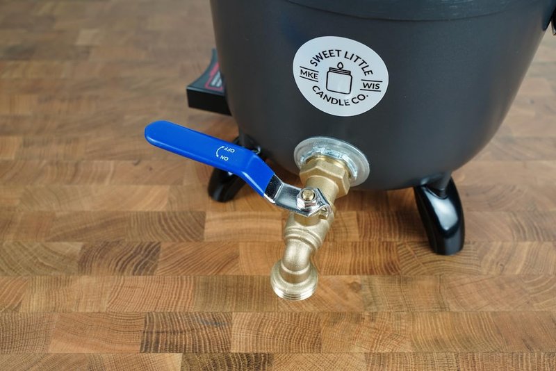 USA MADE, Wax Melter for Candle Making, Easy Turn Handle, Holds 10lbs of Melted Wax