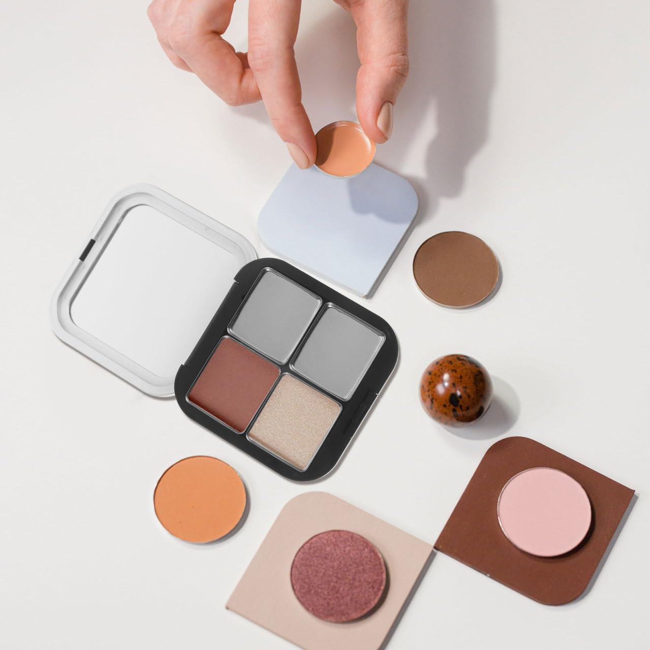 KALLORY Empty Eyeshadow Palettes Magnetic Makeup Container Compact Portable 3-Grid Case for Diy Blush Lipstick Eyebrow Powder Storage