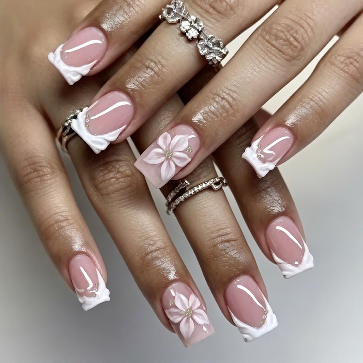 White French Tip Press on Nails Short Square Fake Nails with 3D Flower & Rhinestone Design Nude Pink Glossy False Nails Reusable Acrylic Glue on Nails for Women Daily Stick on Nails 24Pcs
