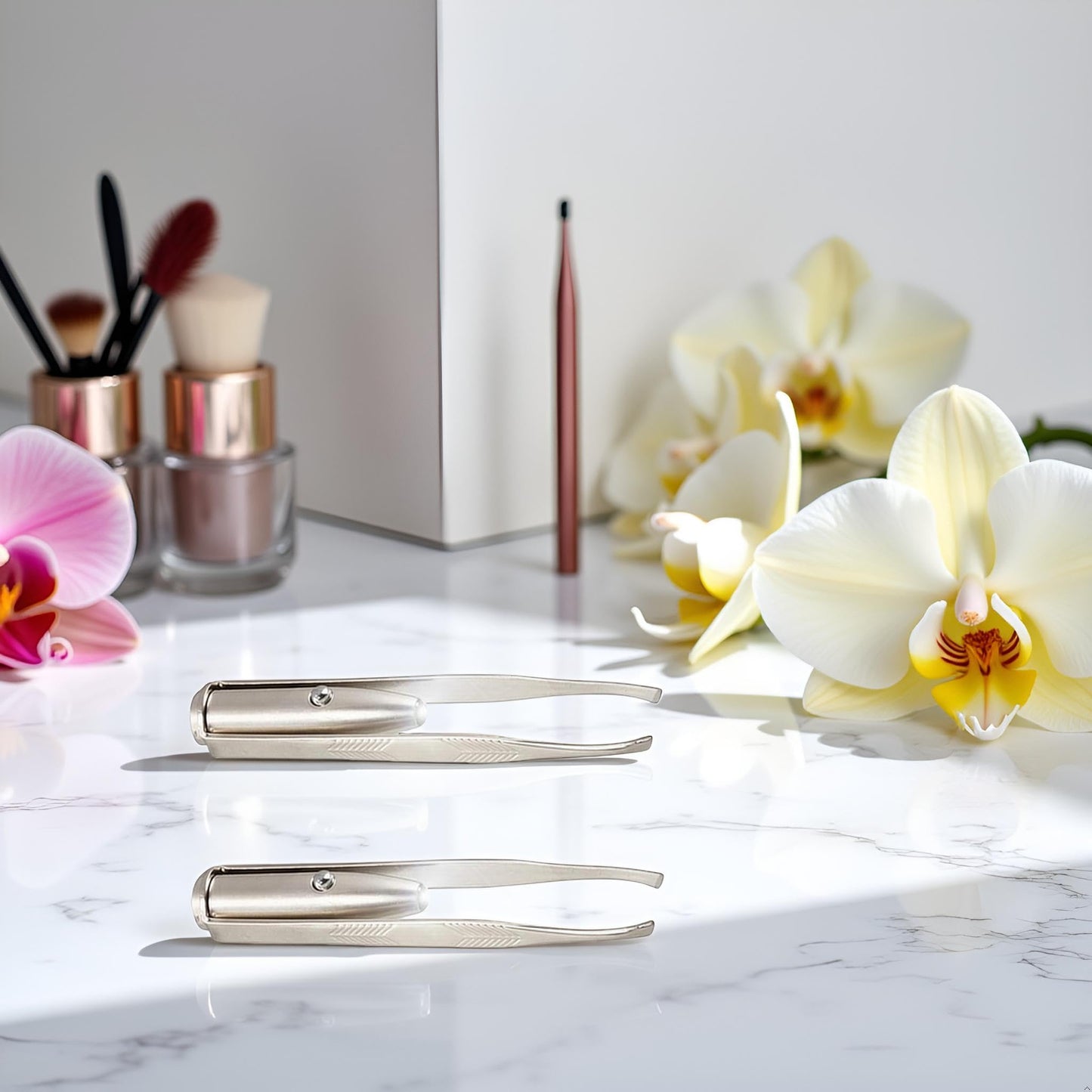 2Pcs Silver Creative Led Light Eyelash Eyebrow Hair Removal Stainless Steel Make Up Tweezer and Practicality, Hair Removal Tweezers, Women's 8.8x0.8x1.6cm