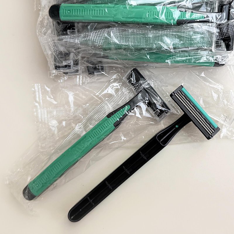 Individually Wrapped 3 Blades Razors Bulk, Travel Size Disposable Manual Razors with Stainless Steel Blade (Green) (30)