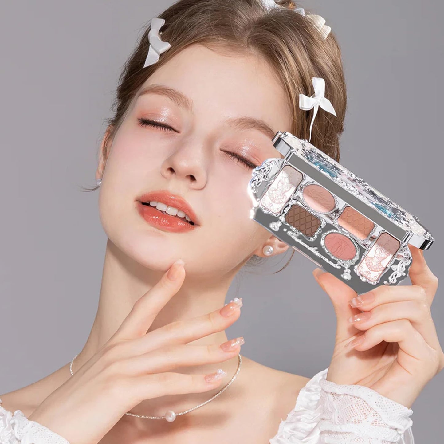 Flower Knows Swan Ballet Six-Color Makeup Palette,Neutral Pink Face Makeup Palette with 4 Matte + 2 Shimmer Shades,Blendable Smooth Cute Make Up,0.23 Oz(01 White Swan)