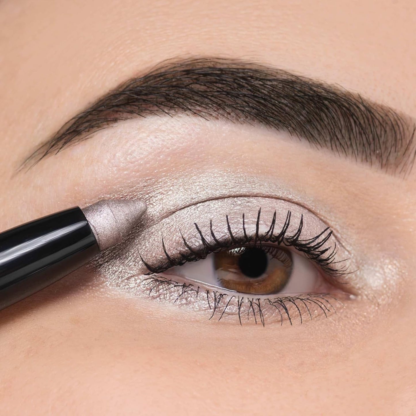 High-Performance Eyeshadow Stylo - Seashell N°25 | 3-in-1 Stick for Eyeshadow, Eyeliner & Kajal - Waterproof & Long-Lasting - 0.04 Oz