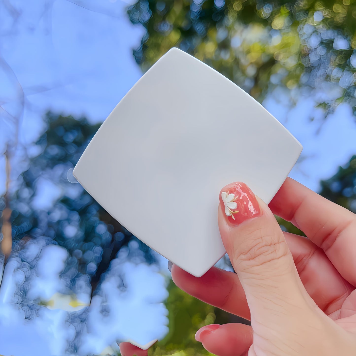 EUTECH High-Grade Fashion Compact Cosmetic Mirror, Elegant Compact Purses Makeup Mirror, Small Compact Mirror 2 x 1 Magnification, Square, Perfect for Purses - Travel (White)