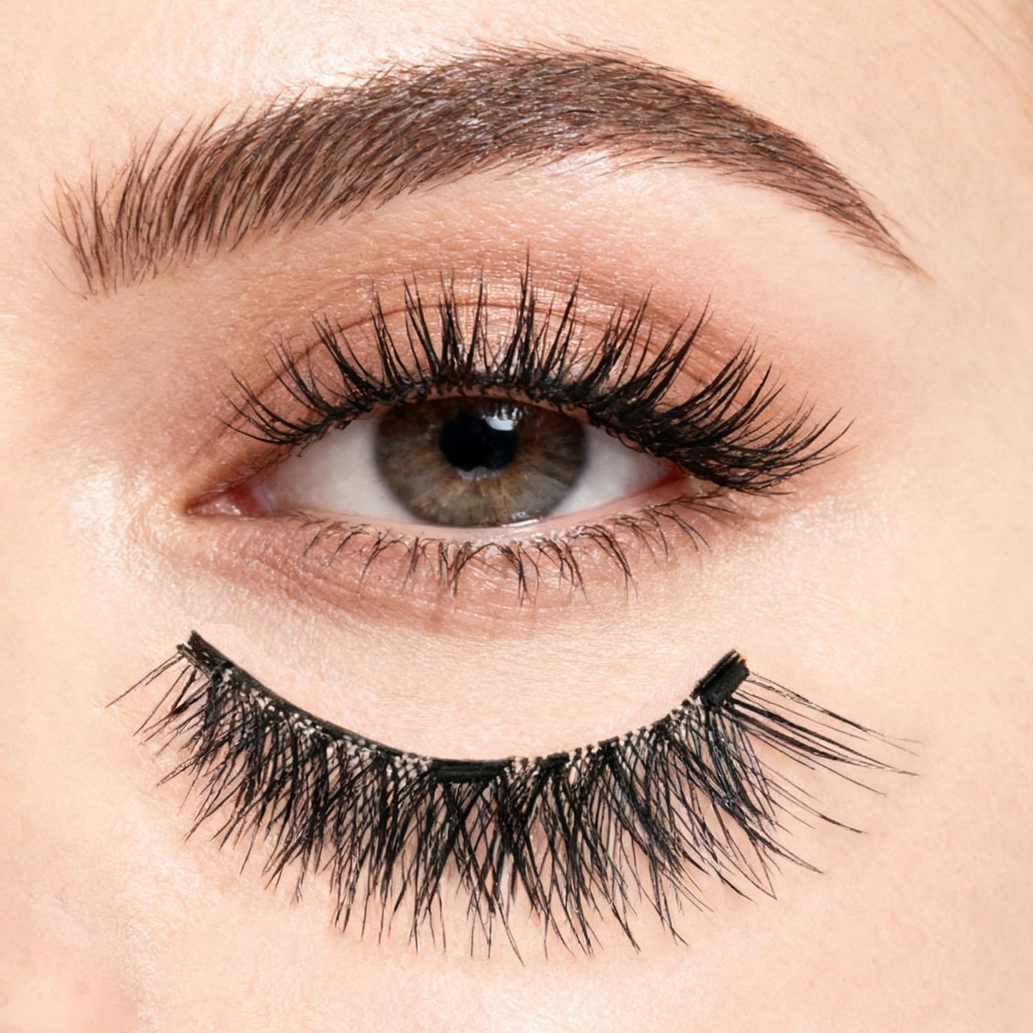 Magnetic Eyelashes Kit with Applicator Natural Look, Magnet lashes Pack Portable Reusable No Glue False Eyelashes Kit Easy to Wear Wispy Fluffy L13