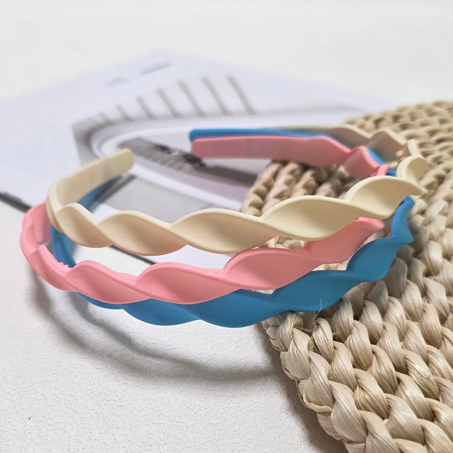 Wavy Plastic Headbands for Girls & Women - 6pcs Non-Slip Scalloped Design | Matte Flexible Hair Accessories