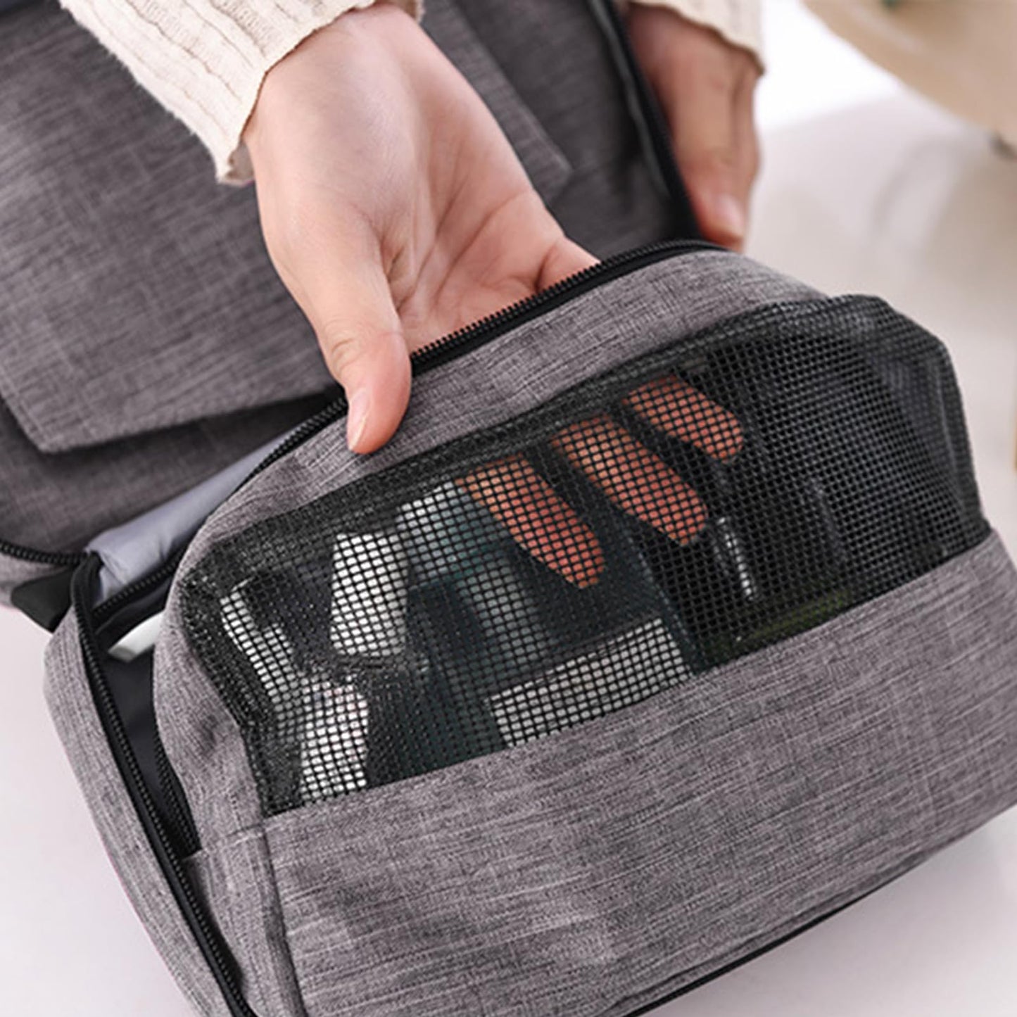 BlrymCrte Travel toilet bag is used to store toiletries, Suitable for short-term travel use hanging toilet bag (Gray)
