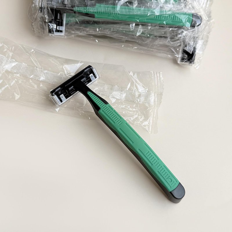 Individually Wrapped 3 Blades Razors Bulk, Travel Size Disposable Manual Razors with Stainless Steel Blade (Green) (30)