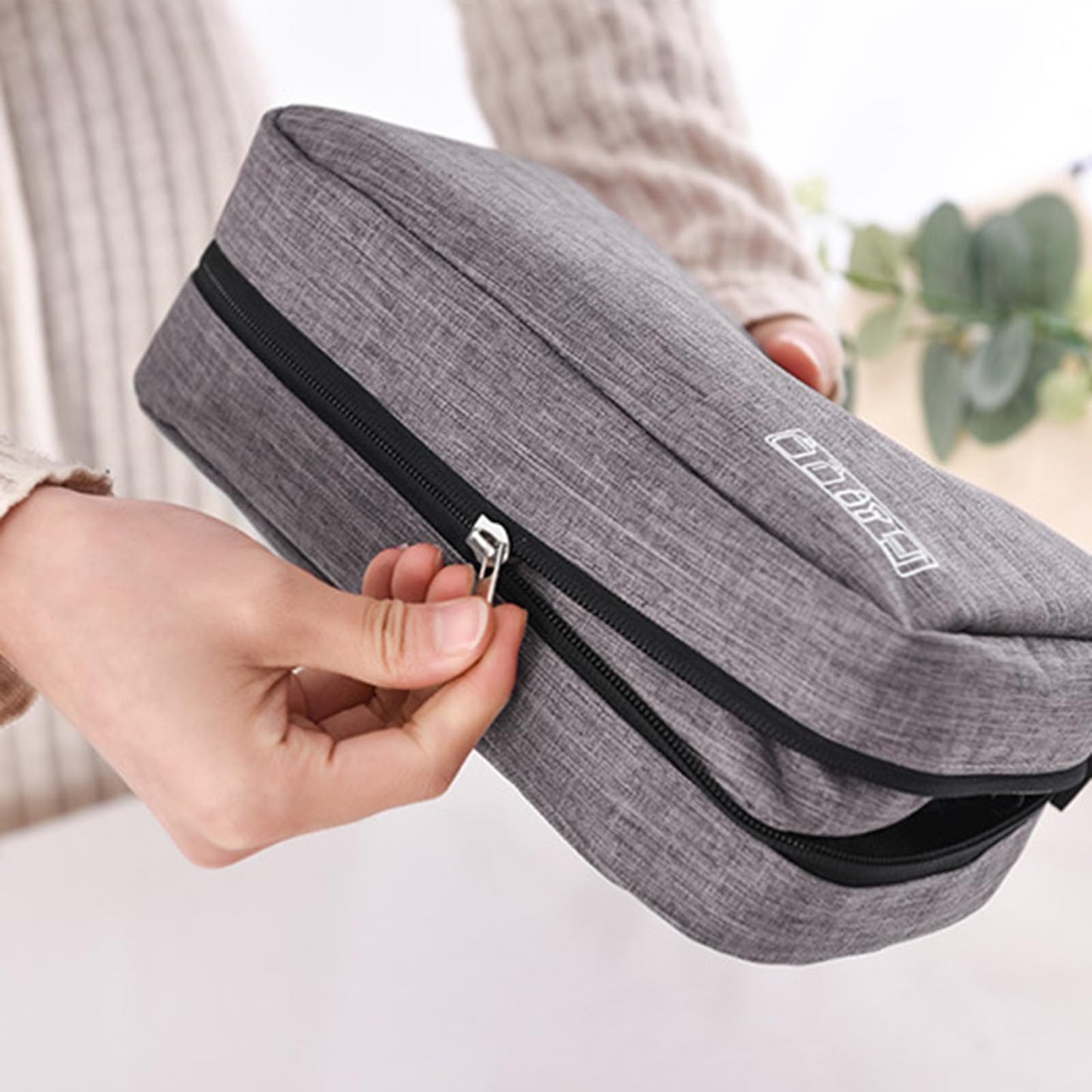 BlrymCrte Travel toilet bag is used to store toiletries, Suitable for short-term travel use hanging toilet bag (Gray)