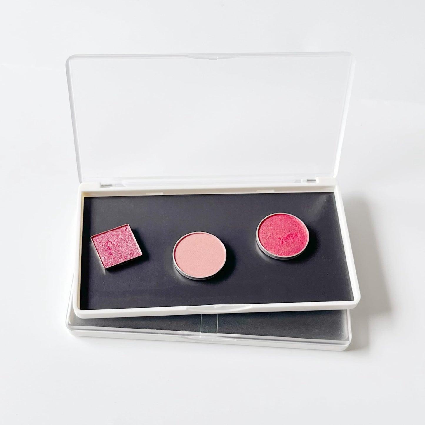 UDTIP 2PC Empty Magnetic Makeup Palette, White Frosted Clear Lid, Empty Eyeshadow Palettes Depots Tavel Storage Box, Small Travel Size, 5.5 x 3.1 inches,