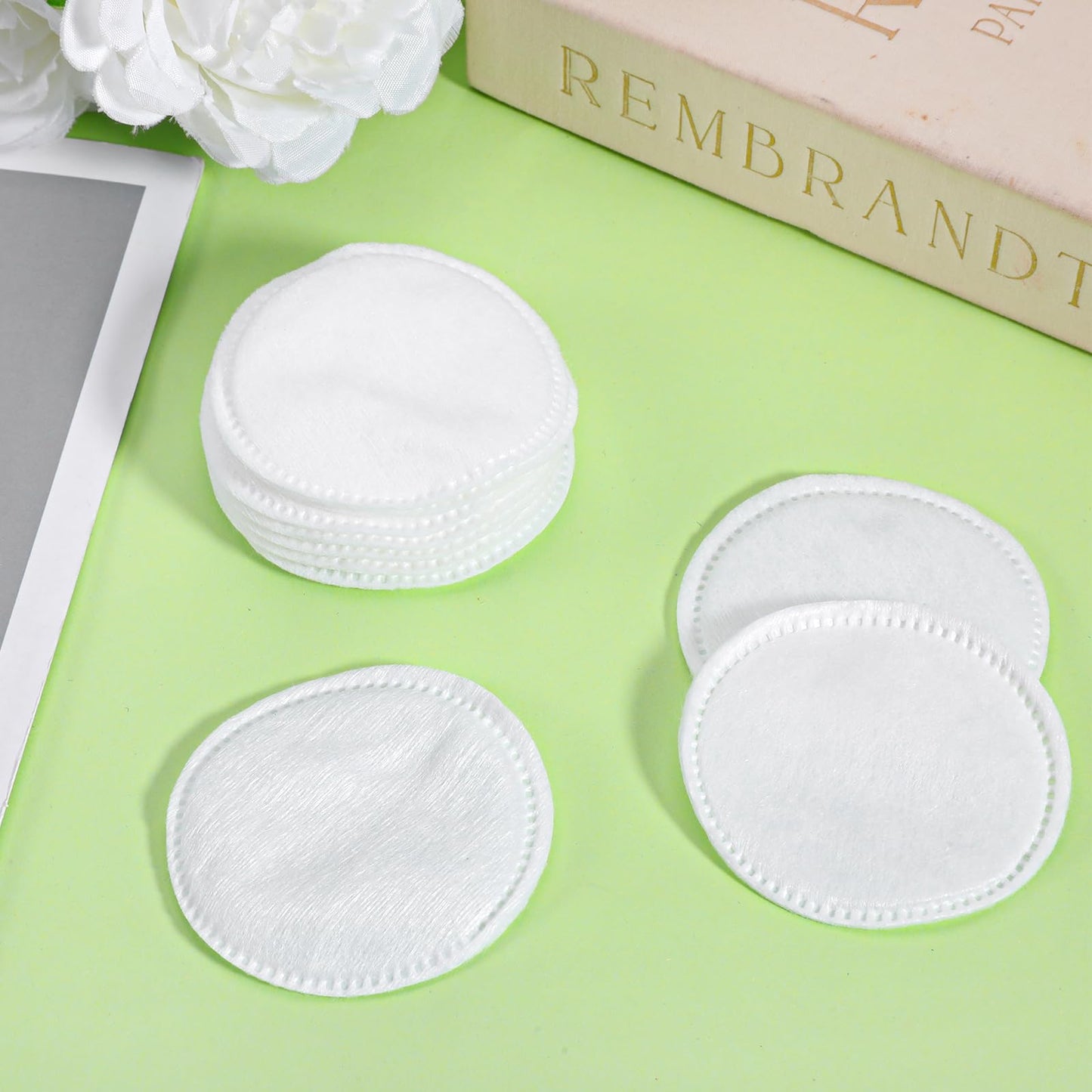 100 Pcs Large Cotton Rounds for face, 2.2" Round Lint-Free Soft Cotton Pads for Makeup Removal, Nail Polish, Cleansing Face and Toner Application Use Wet or Dry