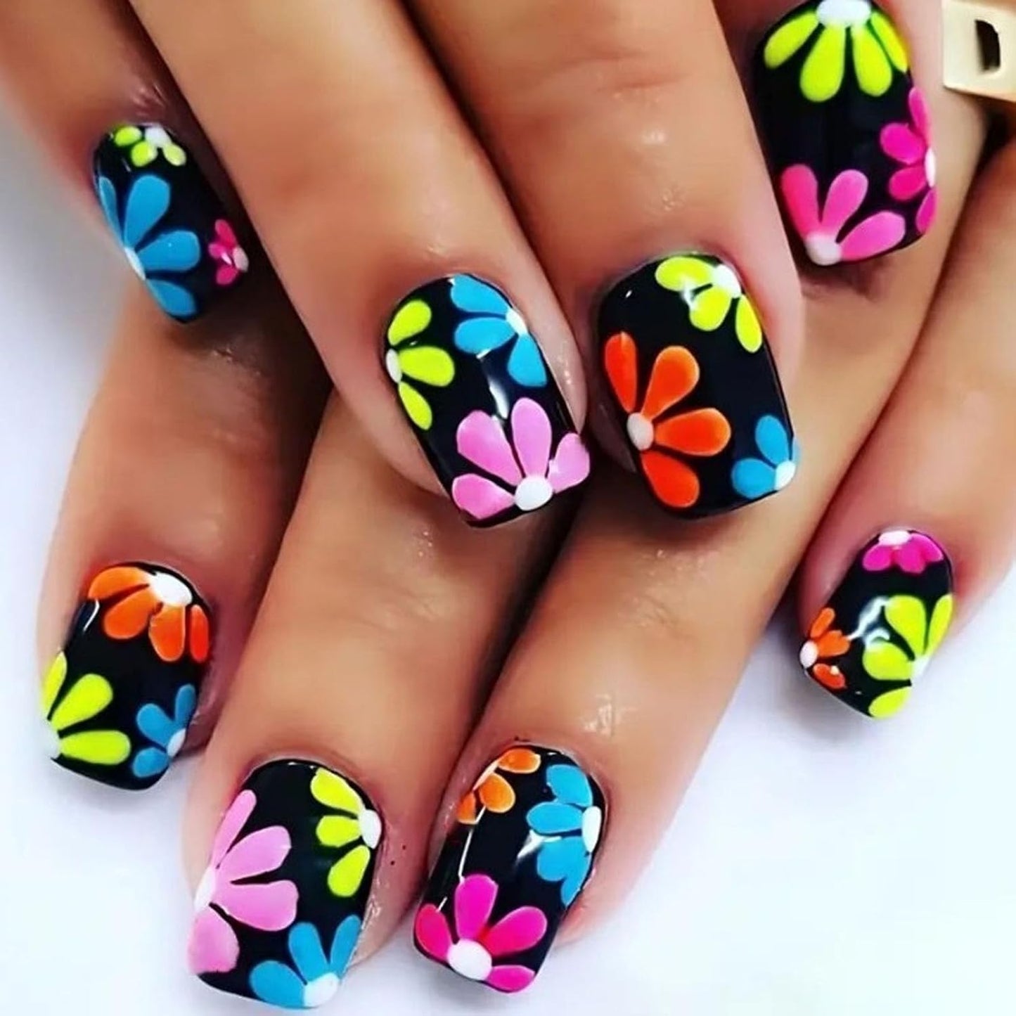 3D Flower Press On Nails | 24 Pcs Short Square Fake Nails with Blue Daisy Designs for Spring & Summer Manicure