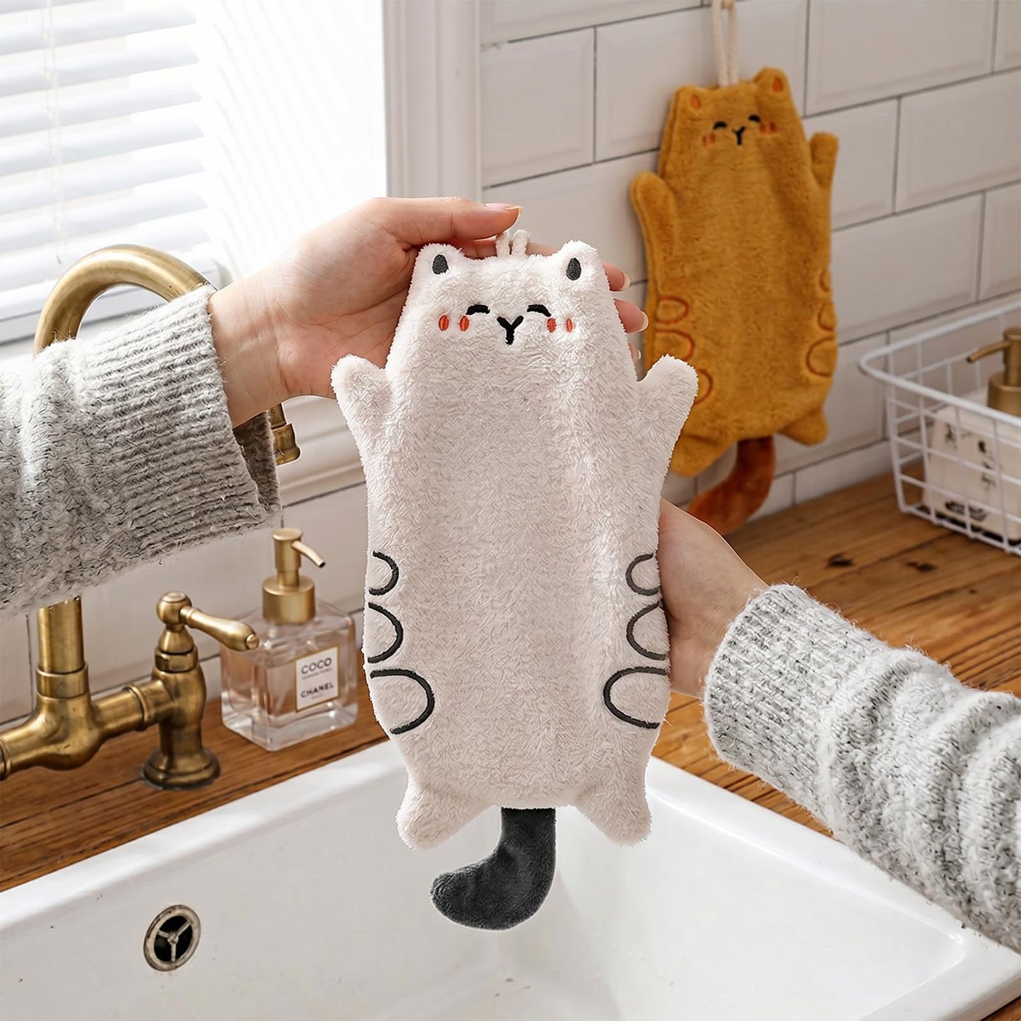 2 Pack Cute Cat Coral Fleece Hanging Hand Towel Ultra Soft Quick Dry Kitchen Bathroom Loop White Yellow Design