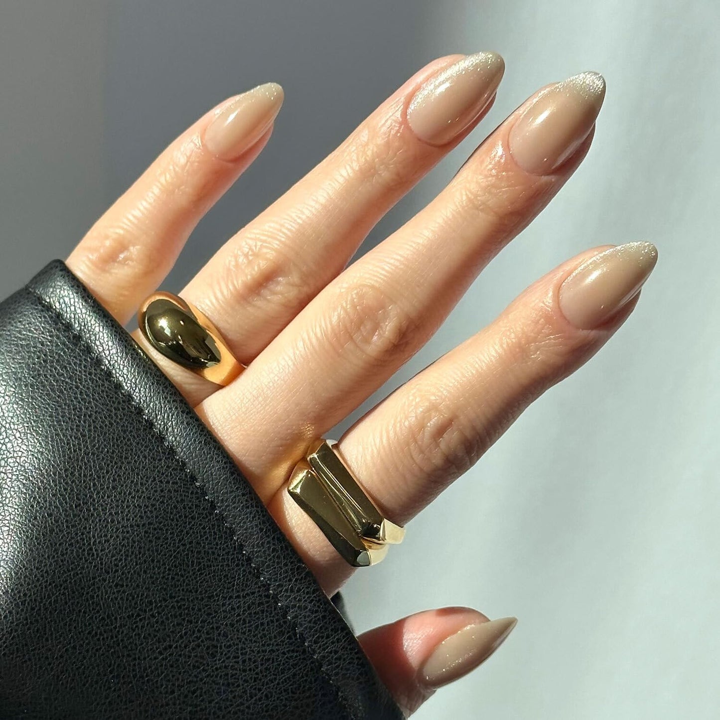 Glamnetic Press On Nails - Honey Bun | Trendy Velvet Sparkly Short Almond Nails | 30 Nail Kit with Glue, 15 Sizes