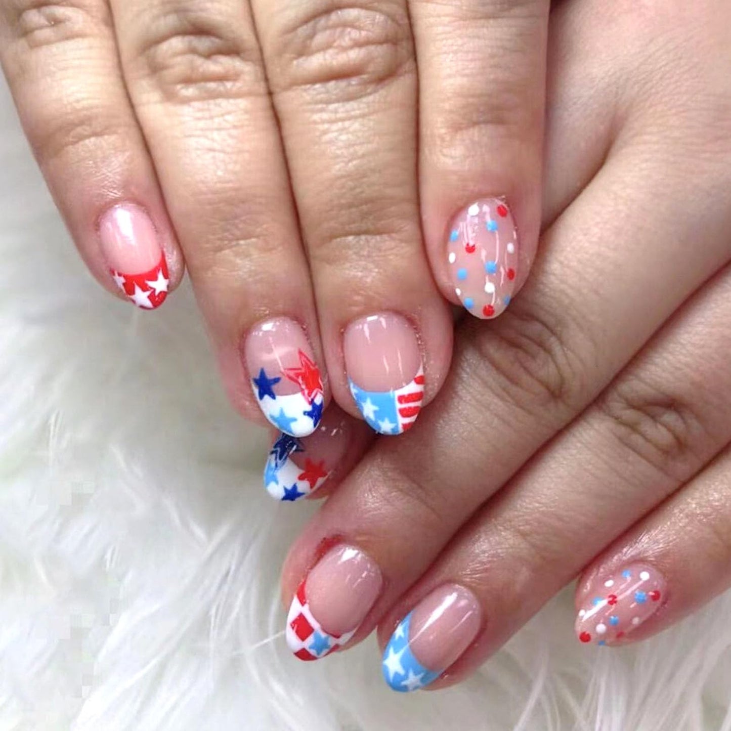 Independence Day Press on Nails Short Oval Fake Nails French Tip Nails Press ons Glossy Glue on Nails Pink False Nails with Stars Polka Dots American Flag Designs Glossy Stick on Nails for Women 24Pcs