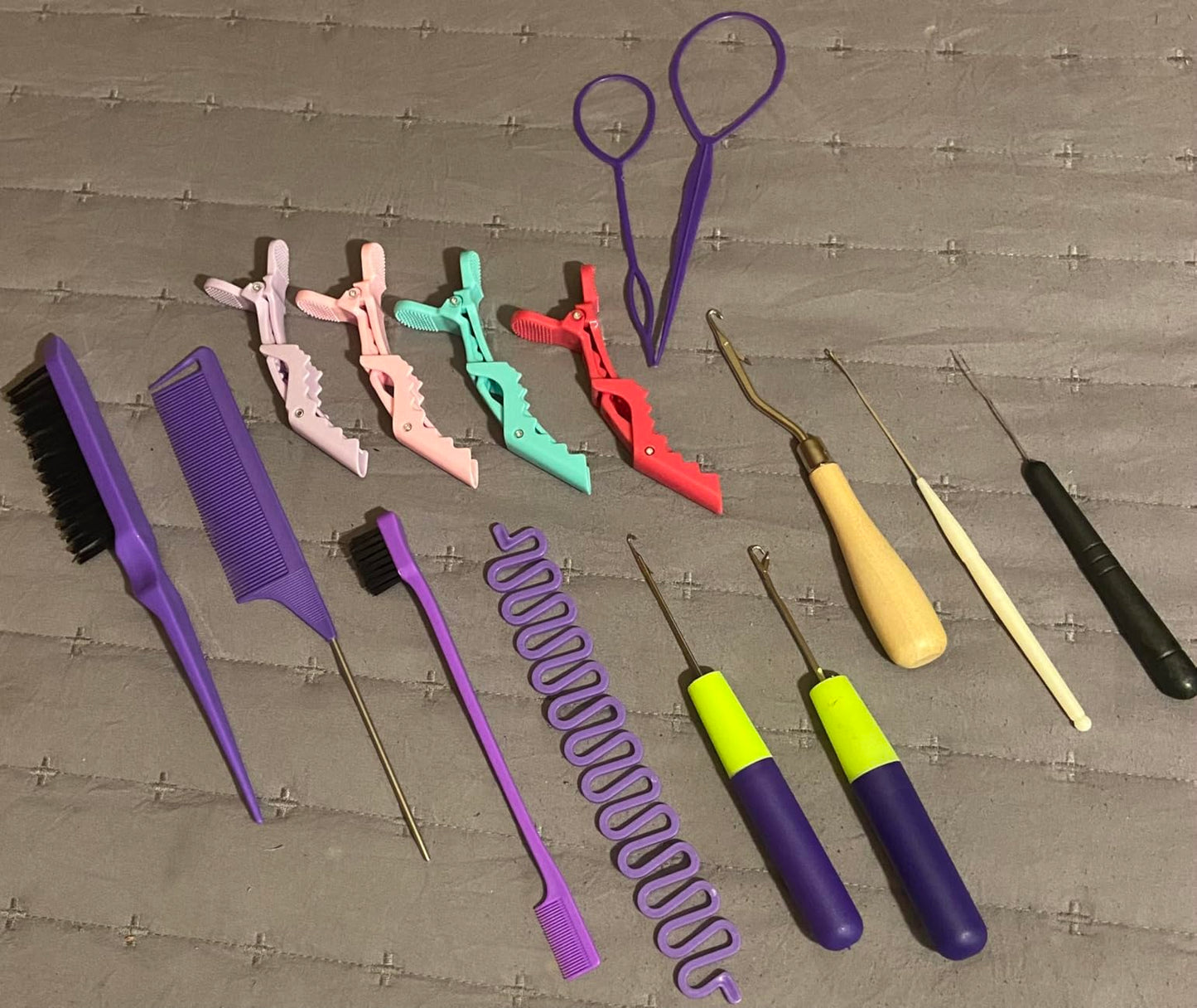 Nalexmi Crochet Hooks for Hair, 15 PCS Latch Hook Crochet Needle Set for Braiding, Locs, Dreadlocks and Passion Twist Extensions, with Tail Comb and Duckbill Hair Clips, Purple Styling Kit