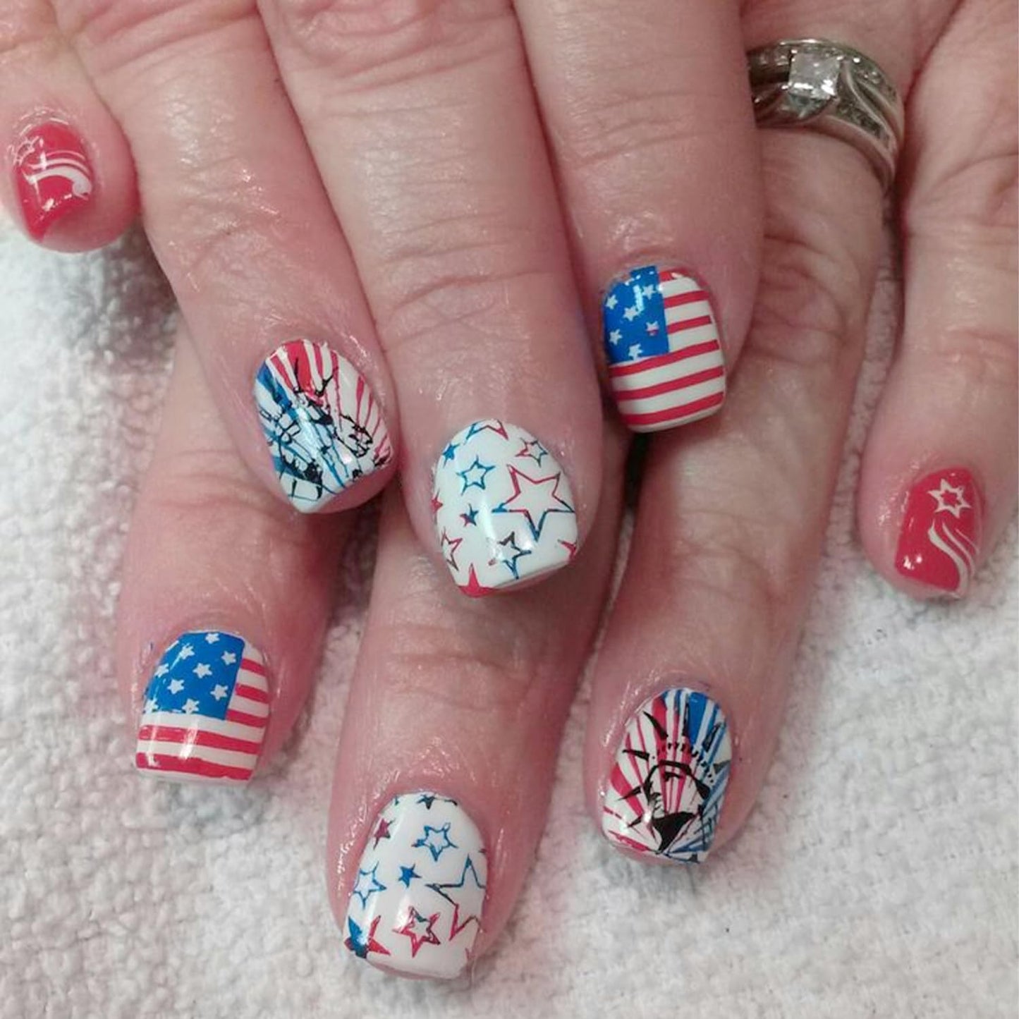 4th of July Press on Nails Short Petite Cute Fake Nails Red Blue Star American Flag Designs Independence Day False Nails Freedom Patriotic Acrylic Nails Square Reusable Glue on Nails for Women 24Pcs