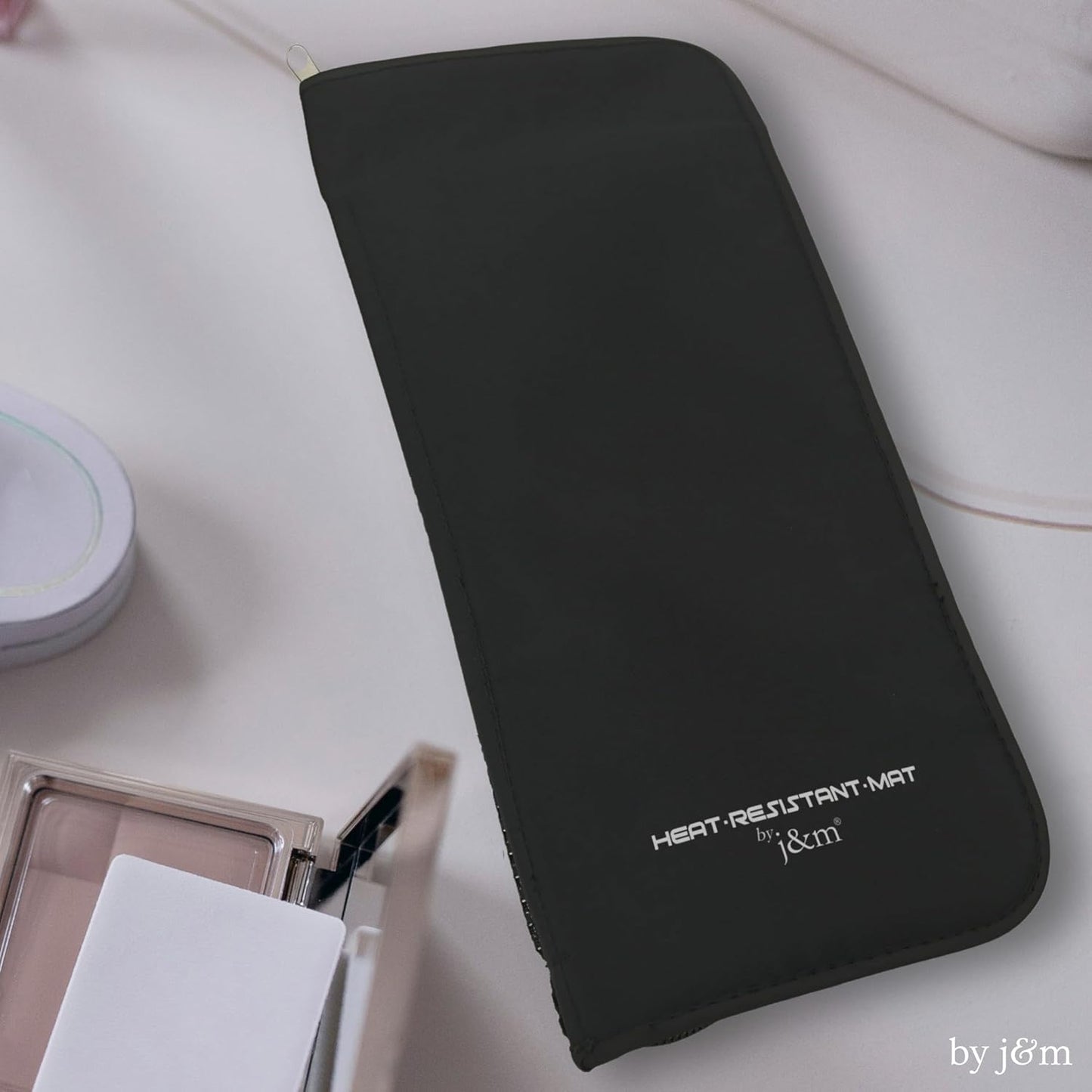 Hair Straightener Mat & Pouch - Heat Resistant Travel Case for GHD, BaByliss & Larger Straighteners | Compact Zip-Up Design