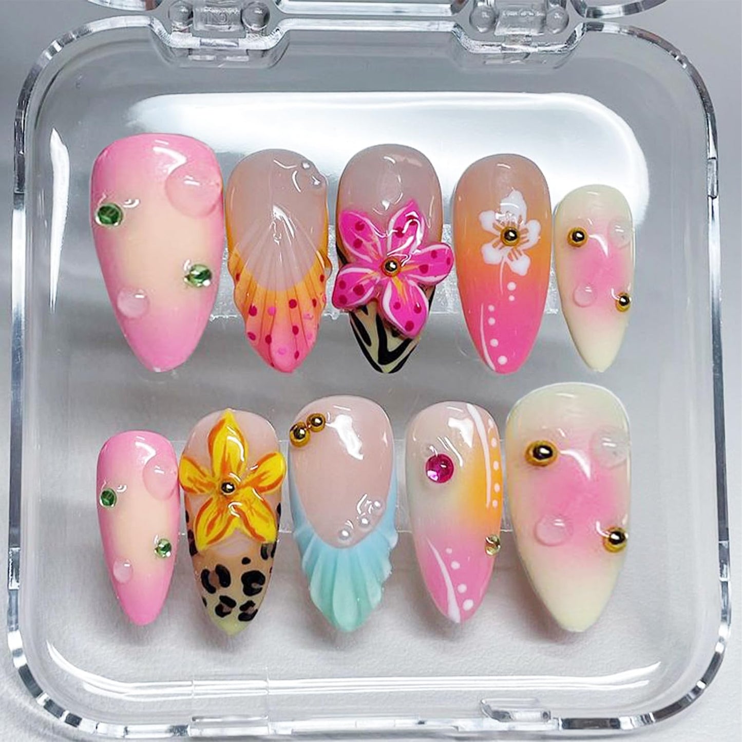 Almond Press-On Nails - 24Pcs Medium Length Gold Star Designs | Full Cover Nude Gradient Acrylic with Rhinestones