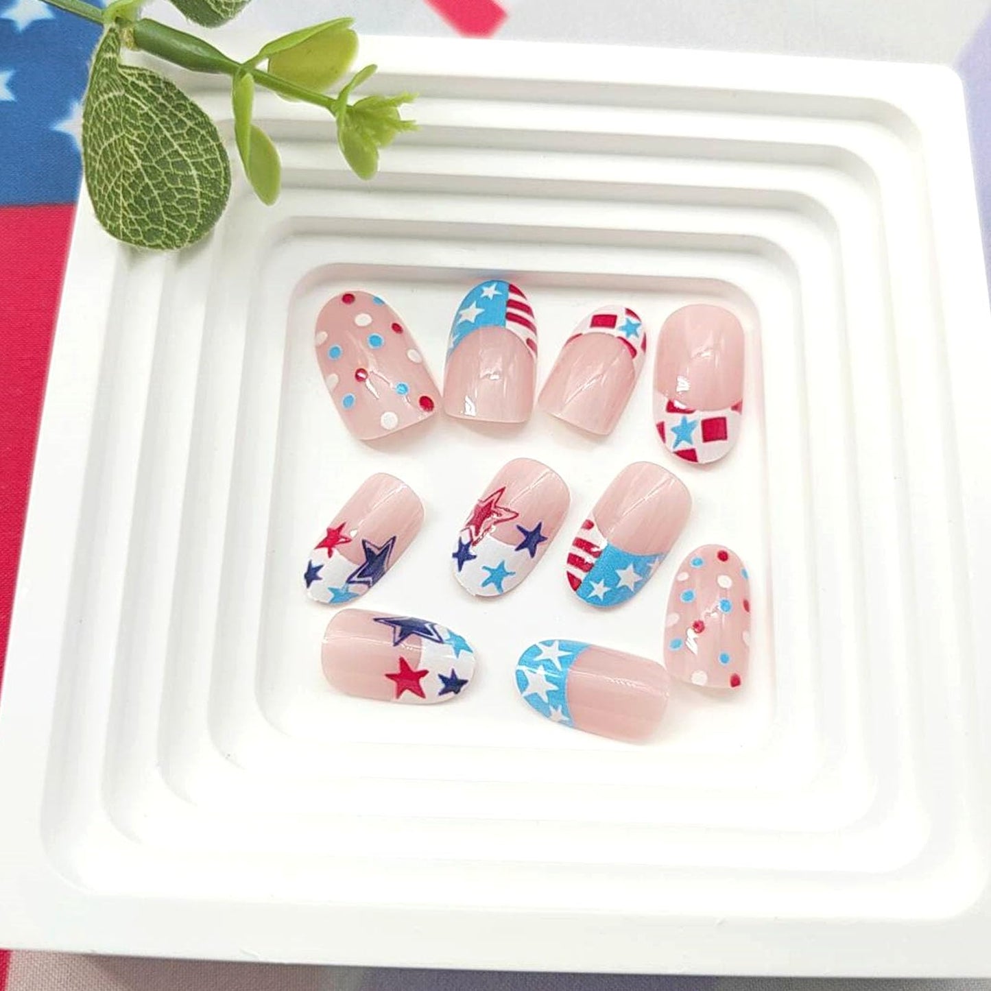 Independence Day Press on Nails Short Oval Fake Nails French Tip Nails Press ons Glossy Glue on Nails Pink False Nails with Stars Polka Dots American Flag Designs Glossy Stick on Nails for Women 24Pcs