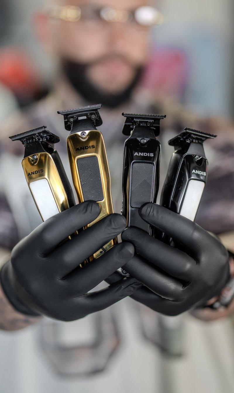 Andis 562310 Phenom Professional Cord/Cordless Lithium-ion Electric Beard & Hair Trimmer with Charging Stand, Gold