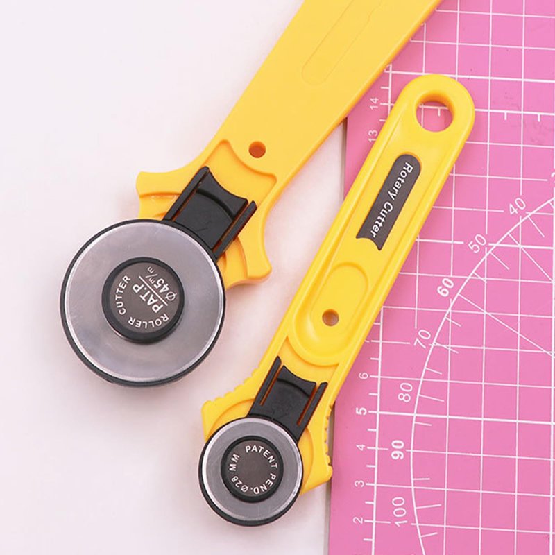 2 PCS Rotary Cutter Set 1.1Inch/28mm and 1.8Inch/45mm Slide Out Safety Blade Guard for Fabric Paper Leather Felt DIY Sewing