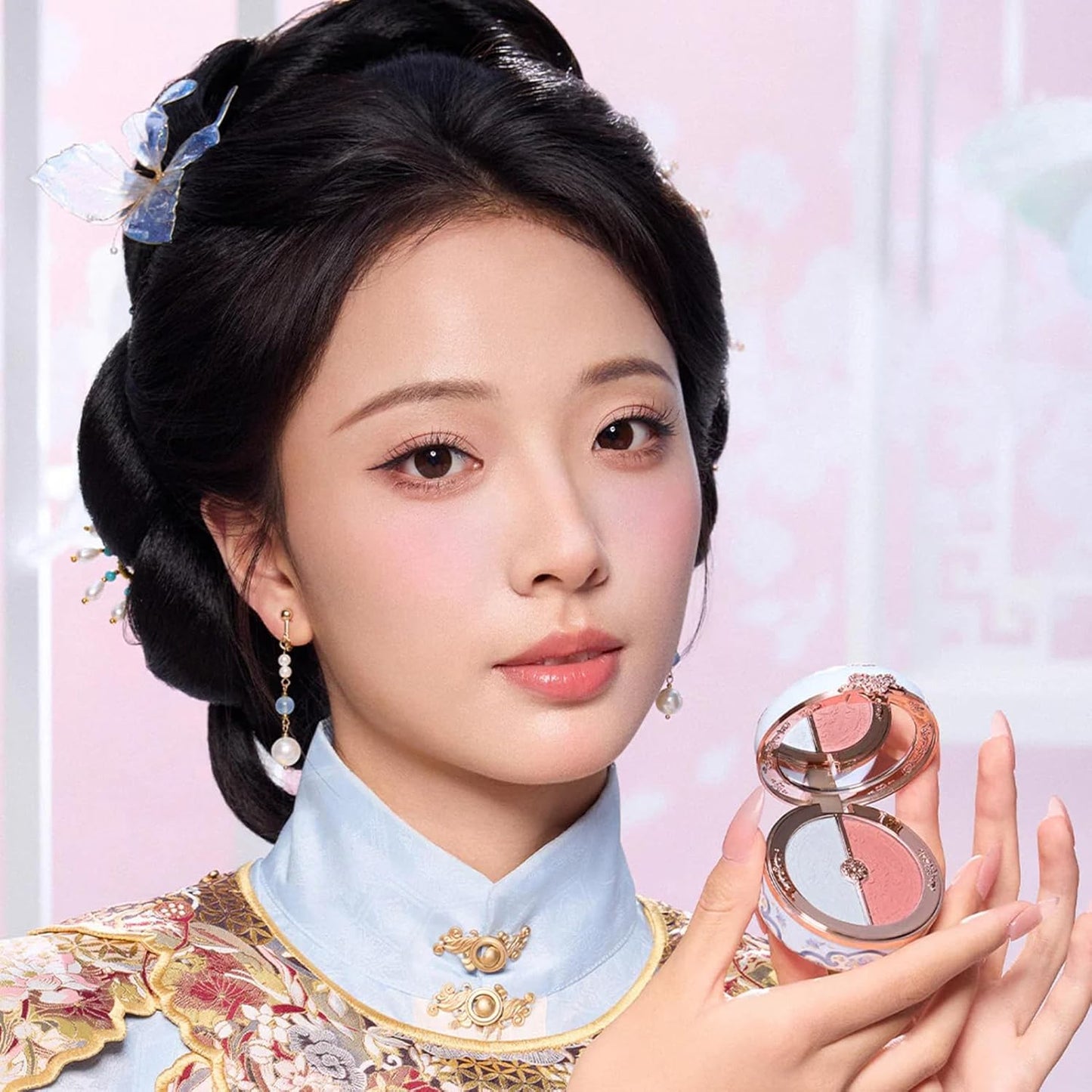 Butterfly Cloud Collar Highlighting & Blush Duo Powder - Blue & Pink Matte Palette, 0.21 Oz (02 Seaborne Moon)