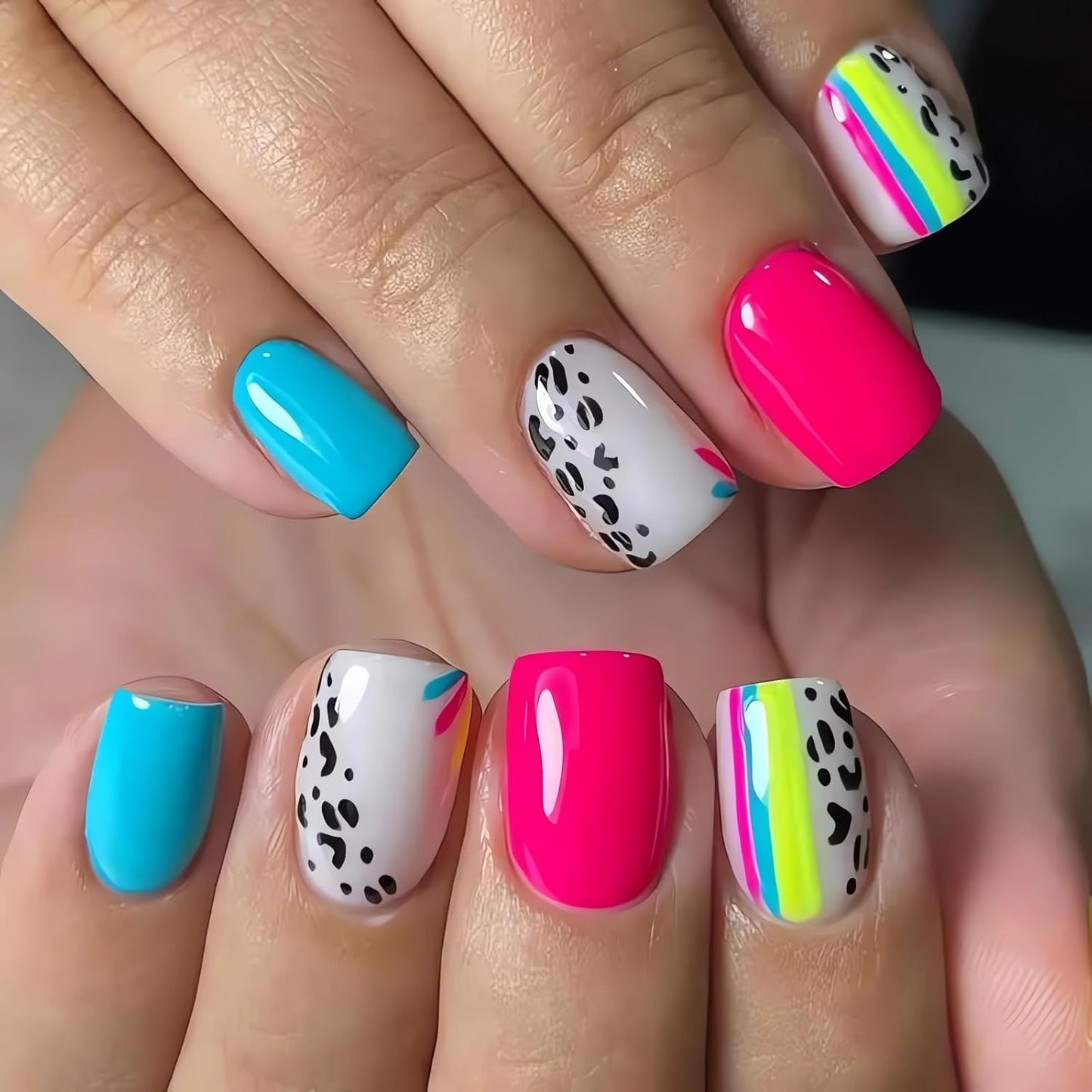 Short Press-On Nails - Black Leopard Print Acrylic Full Cover | Glossy Blue Rose Red, 24PCS for Women & Girls