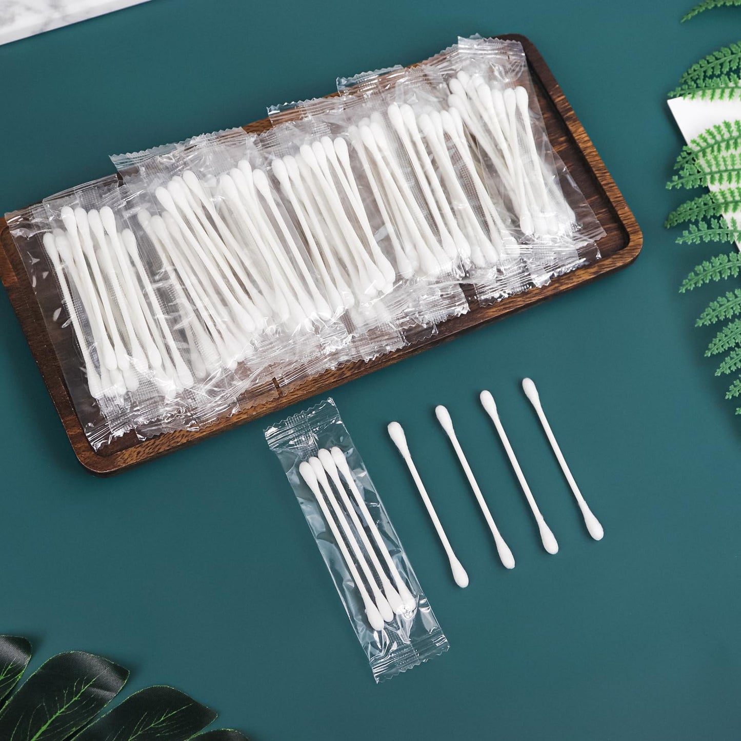 200 Pack Cotton Swabs, Individually Wrapped Cotton Swab, Individually Wrapped Double Tipped Paper Sticks for Ear, Make-up (200 pack(4pcs per Bag))