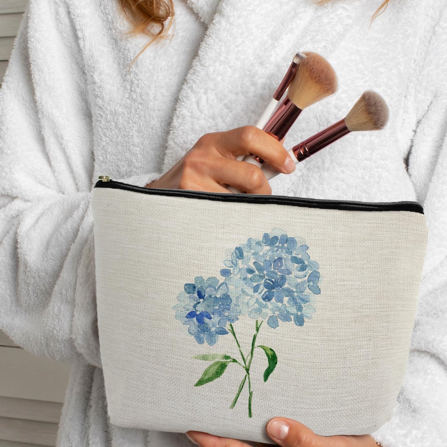 ignytiger Aesthetic Floral Makeup Bag for Women, Blue Hydrangea Canvas Cosmetic Pouch Travel Toiletry Bag with Zipper, Small Purse for Skincare