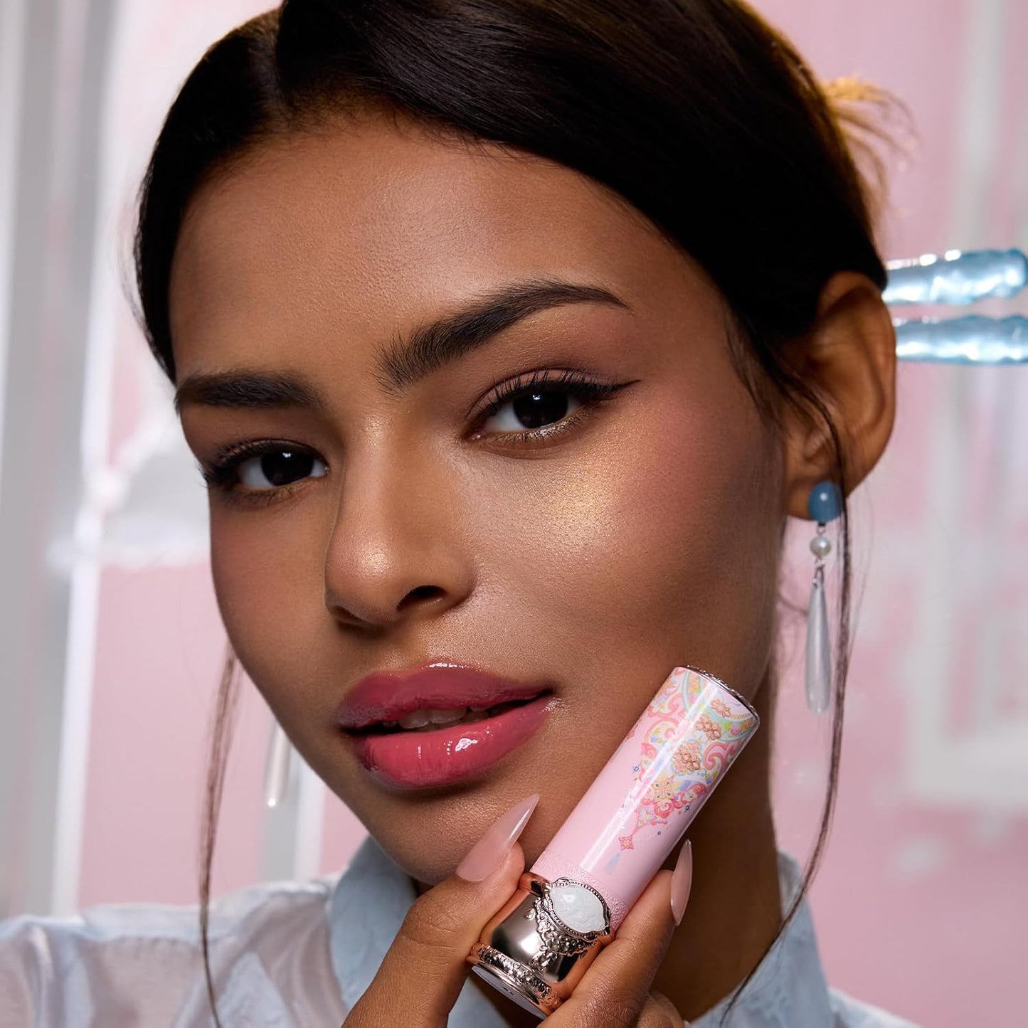 Butterfly Cloud Collar Lipstick - Hydrating Glossy Lip Balm | Moisturizing Pink Tint (C05 Peach Blossom)