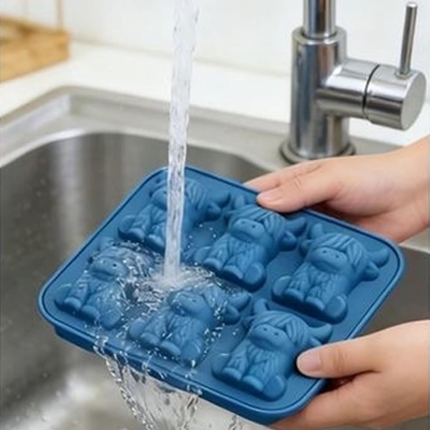 3D Highland Cow Ice Mold - Food Grade Silicone Tray for Whiskey & Cocktails | 1 Piece