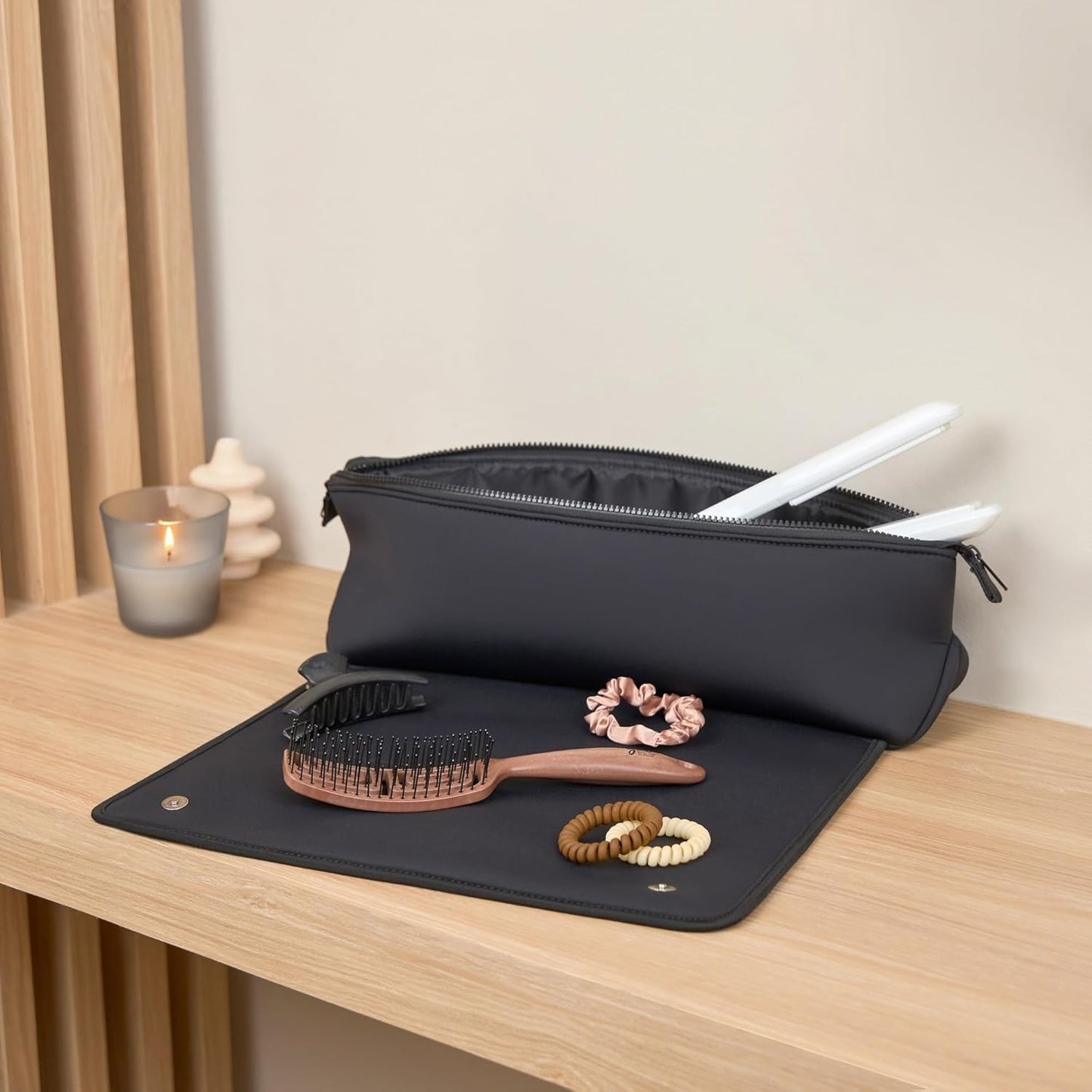 BAREFOOT CARIBOU Travel Hair Tools Bag & Heat Resistant Mat - 2-in-1 Organizer for Flat Irons & Curling Irons (Black)