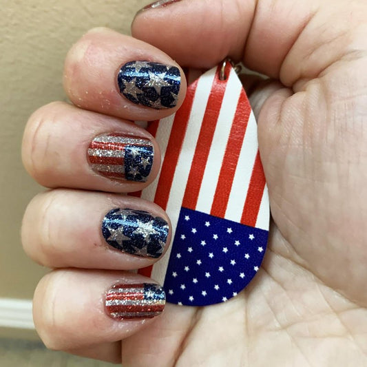 24Pcs 4th of July Press on Nails American Flag Acrylic Fake Nail Patriotic Gel Glue on Nail Fourth of July Short Square False Nails Glossy Silver Glitter Stick on Fingernails for Independence Day Gift