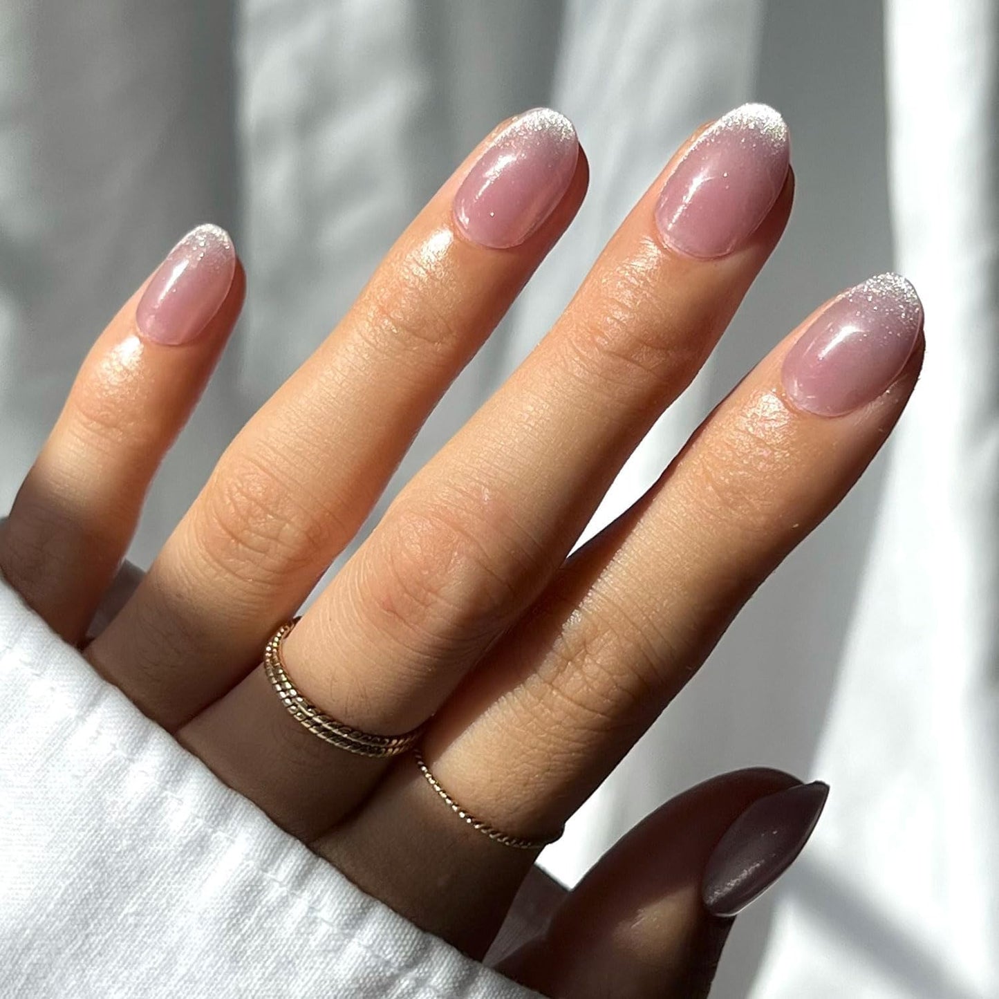 Glamnetic Press On Nails - Honey Bun | Trendy Velvet Sparkly Short Almond Nails | 30 Nail Kit with Glue, 15 Sizes