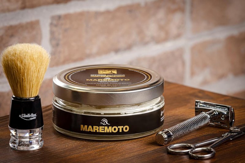 The Goodfellla's Smile, Officina Artigiana Shaving Soap with 5 Antioxiidant oils and Shea Butter, Made in Italy, 150 ml