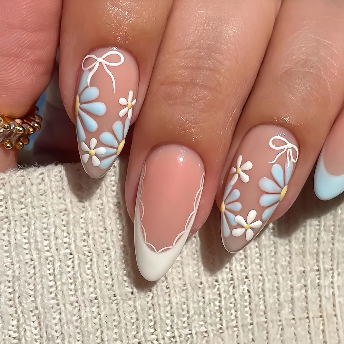 Flower Press on Nails Almond Summer Spring Nails Press on French Fake Nails with Blue Daisy Floral Designs Reusable False Nails Cute Artificial Acrylic Nail Medium Stick on Nails for Women 24Pcs