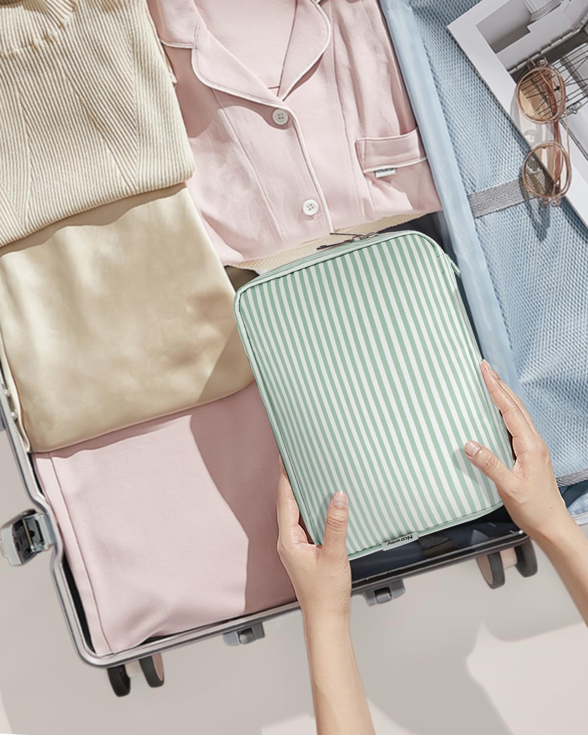 Narwey Small Hanging Travel Toiletry Bag for Women, Travel Bag for Toiletries, Makeup Bag Organizer Cosmetic Bags Make Up Bags for Girls (Mint Green Stripe)