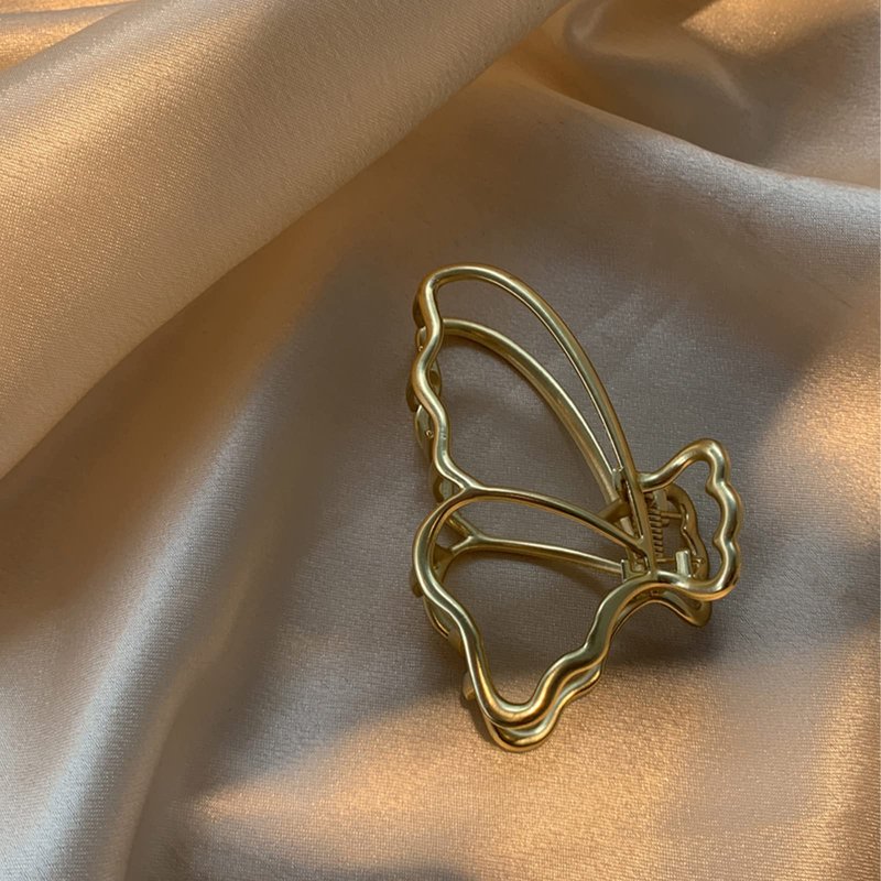 VinBee 4 PACK Gold Butterfly Hair Clips,Gold Hair Clips,Butterfly Claw Clip,Metal HairClip Catch Barrette Jaw Clamp for Women Half Bun Hairclips for Thick Hair (3.15 inch)