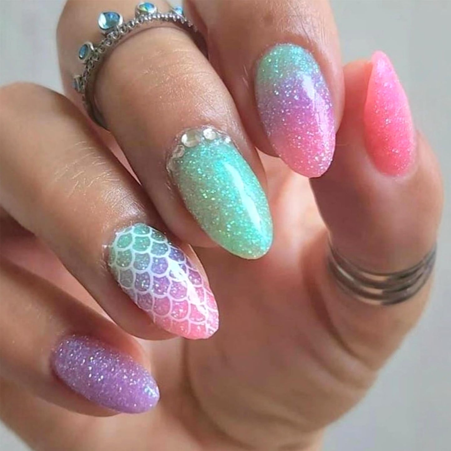 Mermaid Press on Nails Short Oval Fake Nails with Gradient Glitter Rhinestone Designs Ocean Press on False Nails Colorful Acrylic Nail Full Cover Artificial Stick on Nail for Women 24Pcs