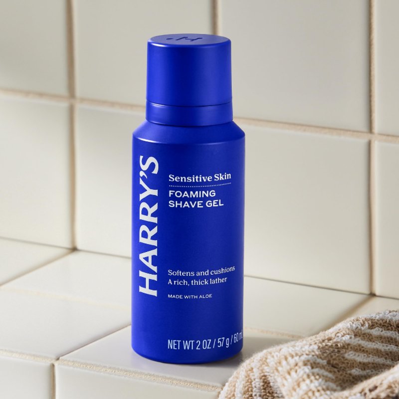 Harry's Original Shaving Kit for Men - Razor Handle, 5 Razor Blade Refills, Foaming Shave Gel, and Travel Blade Cover - TSA Approved Travel Essentials - German Engineered - Ocean Blue
